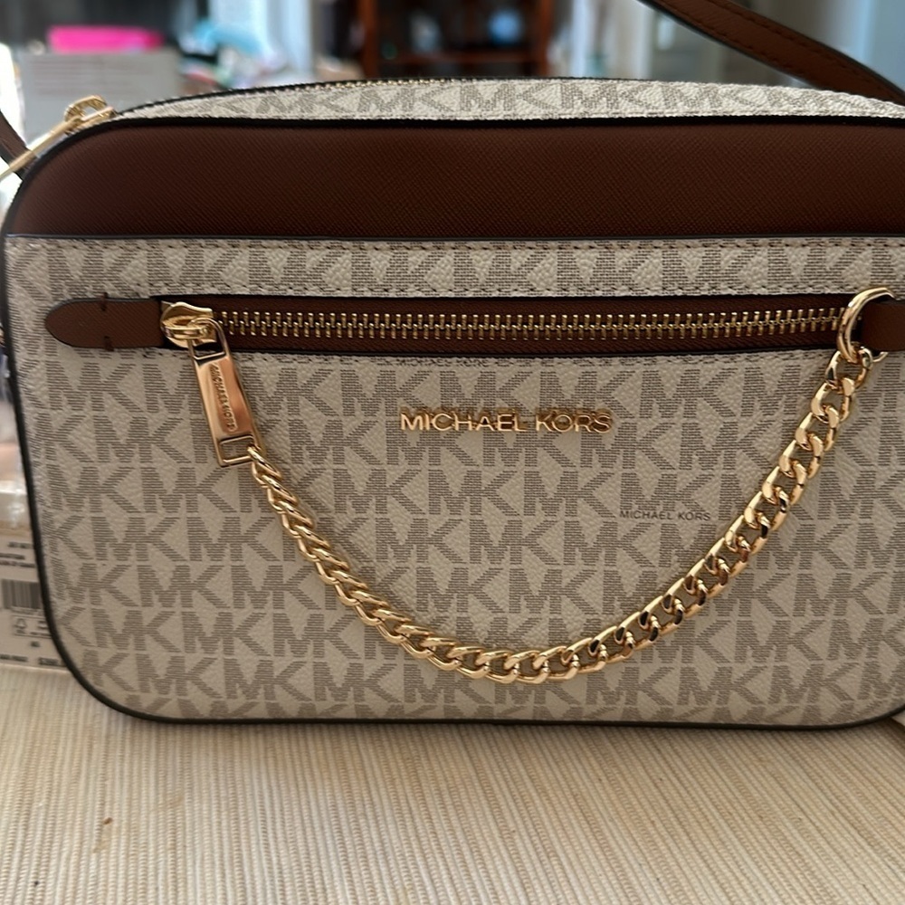 Michael by Michael Kors Jet Set Logo Crossbody Bag – Camera Style - Picture 8 of 8